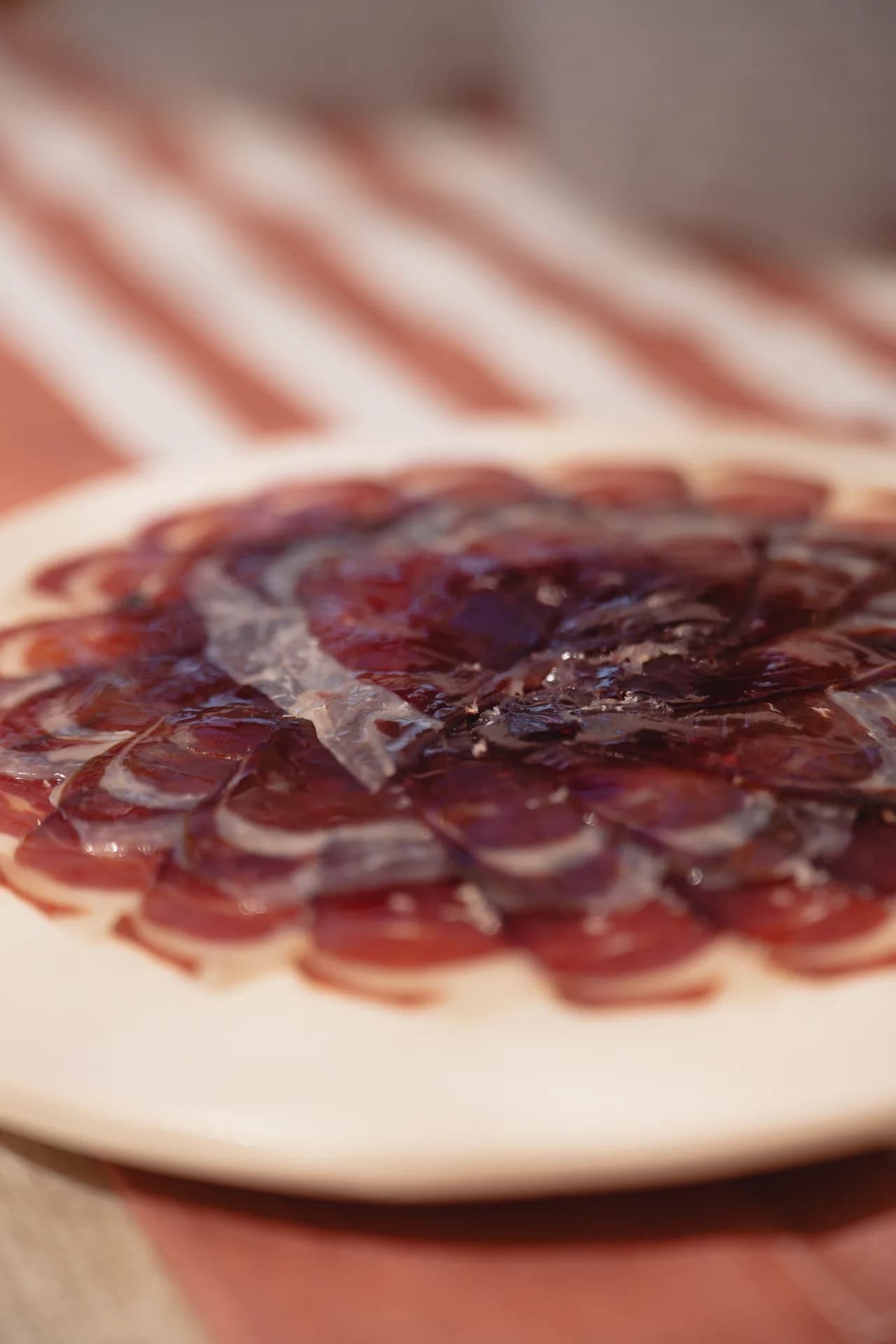 Servicio de jamón ibérico durante una celebración